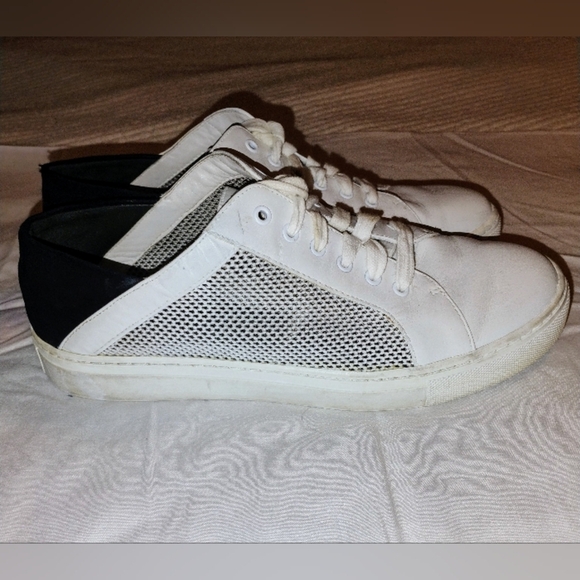Vince Low Top Annette Sneakers Size 7 - Picture 3 of 11